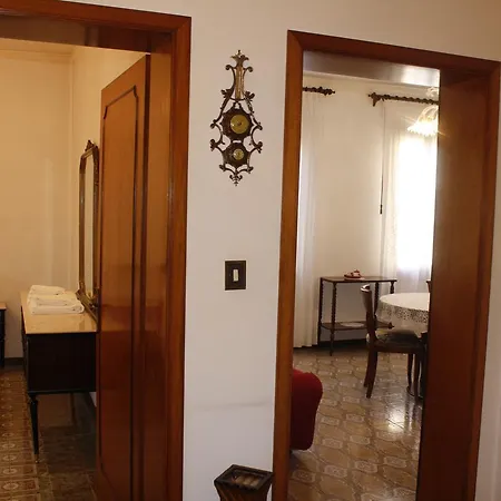 Apartment 2978b *
