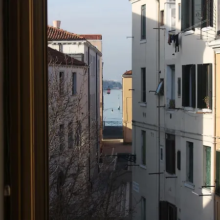 2978b * Venice