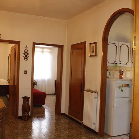 2978b Apartment Venice