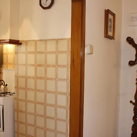 2978b Apartment *