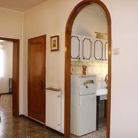 2978b Apartment